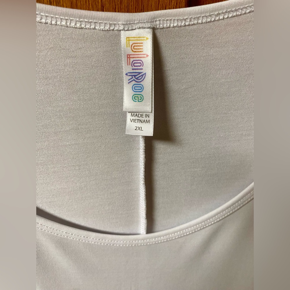 LuLaRoe “Perfect Tee” Top 
(Retired Style; no longer in production) - Picture 6 of 7